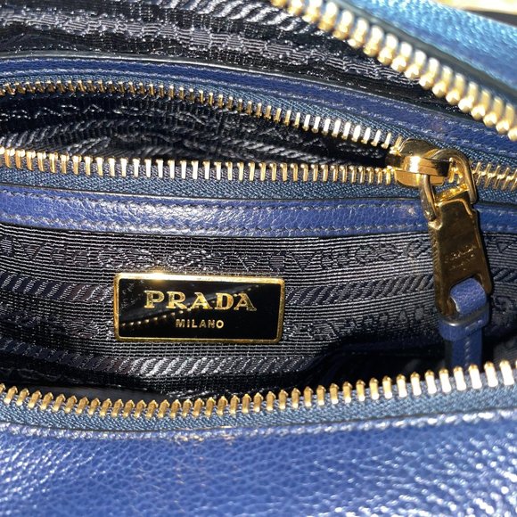 NWOT!!!! PRADA BLUE LEATHER CROSSBODY HANDBAG!!!! - Picture 4 of 5